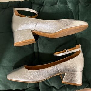 Elegant Silver Women's Block Heel Shoes - Sézane